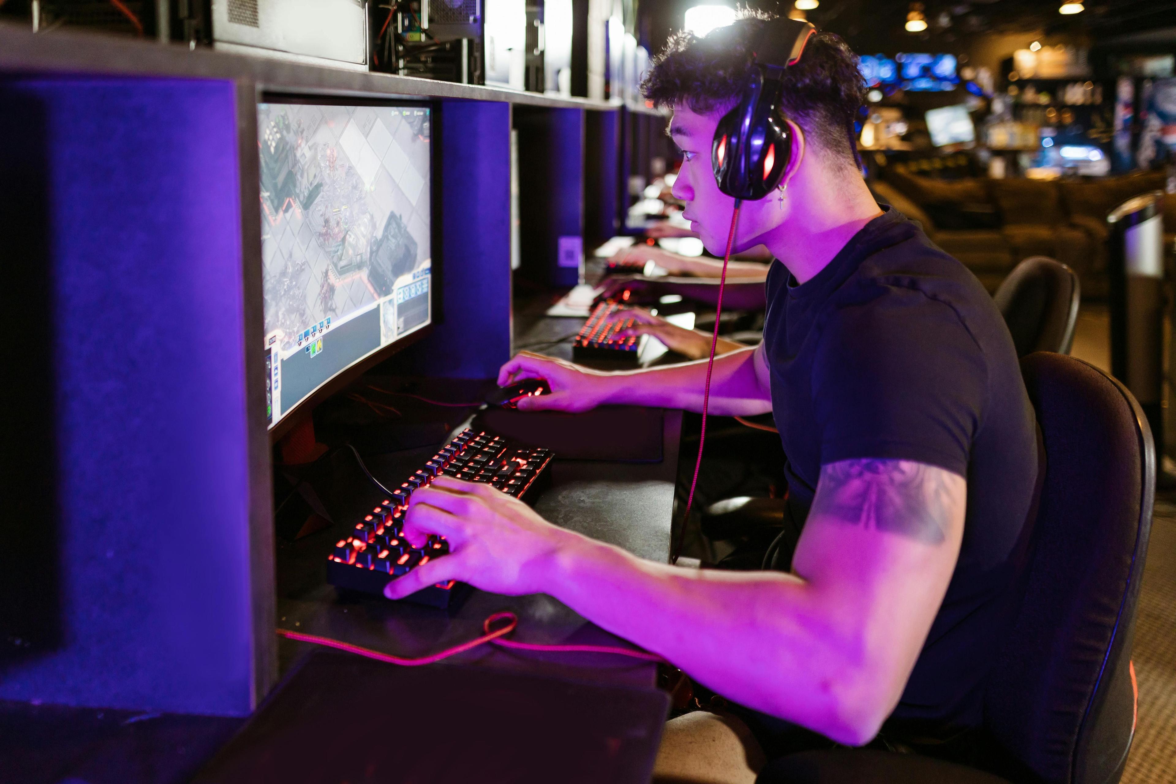The role of e-sports organisations and their impact on the industry