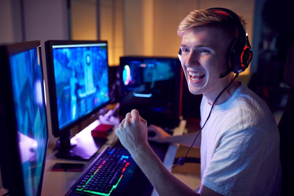 Rising Star: Tips & Tricks for Gamers Hoping to Break into Esports
