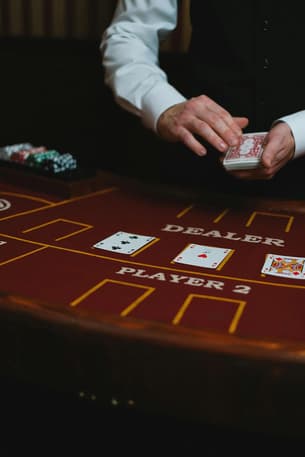 How are online casinos diversifying entertainment?