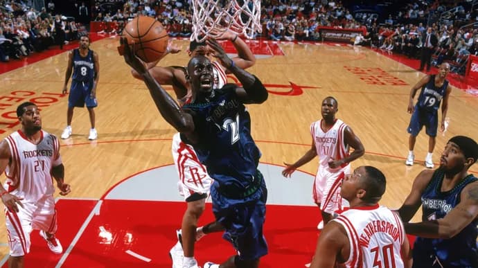 Comparing Player Performance Metrics in Esports and Fantasy Basketball Comparing Player Performance Metrics in Esports and Fantasy Basketball