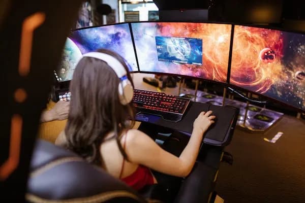 The Evolution of Esports: How Competitive Gaming Became a Billion-Dollar Industry The Evolution of Esports: How Competitive Gaming Became a Billion-Dollar Industry
