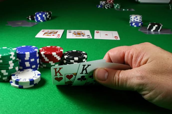 The Rise of Hybrid Poker Formats: How Online and Live Play Are Blending in 2025 The Rise of Hybrid Poker Formats: How Online and Live Play Are Blending in 2025