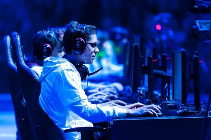 RNG: Ruining Esports or Making Them More Exciting?