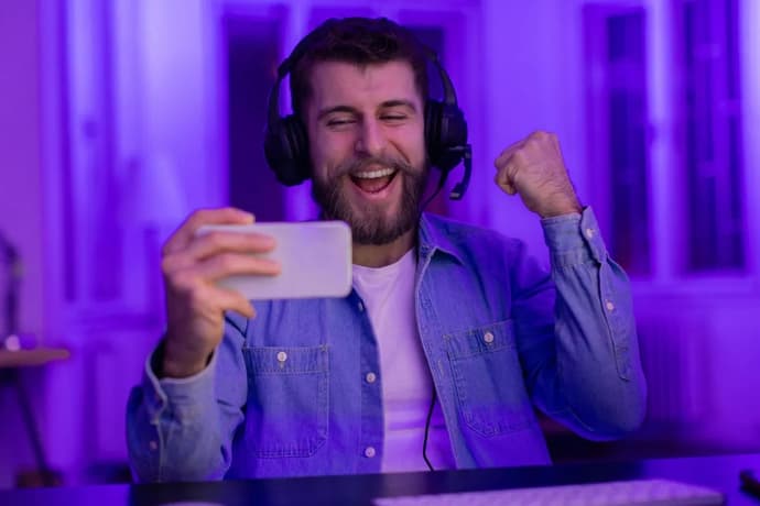 From Esports to Poker Apps: How Mobile Play Is Redefining Competition From Esports to Poker Apps: How Mobile Play Is Redefining Competition