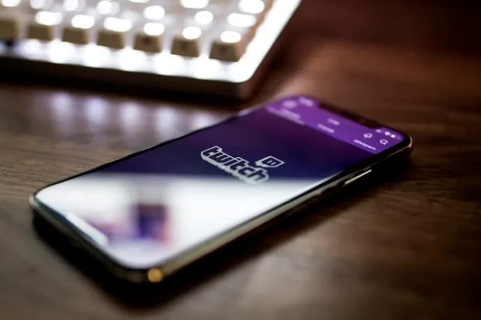 Kaupalliset ja ei-kaupalliset edut tilauksesta Twitch Kaupalliset ja ei-kaupalliset edut tilauksesta Twitch