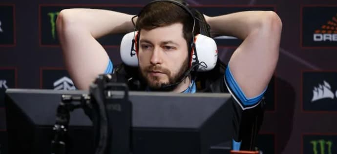 Route de Bucarest - Evil Geniuses. Photo 1