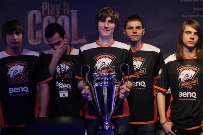 La route de Bucarest - Virtus.pro. Photo 3