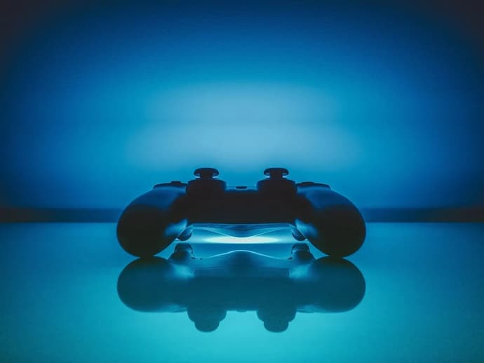 Online purchase vs. physical games: Advantages and disadvantages of gaming platforms like Steam Online purchase vs. physical games: Advantages and disadvantages of gaming platforms like Steam
