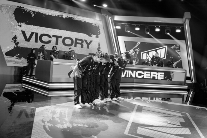 NaVi Fantastic Debut At LEC 1