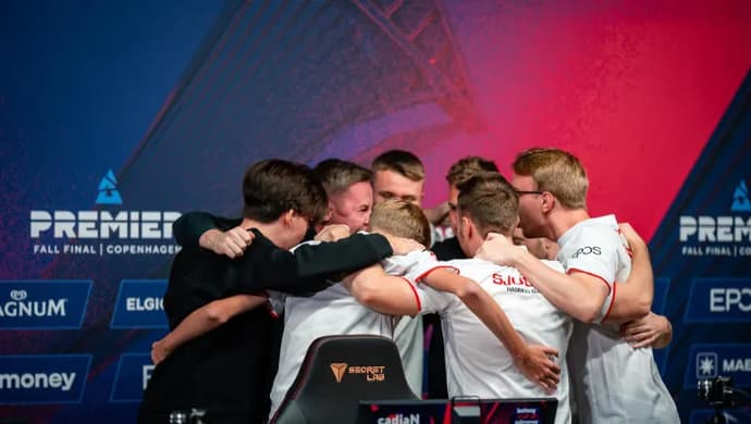 G2 Esports et NAVI ont quitté BLAST Premier Fall Finals 2022. Photo 1