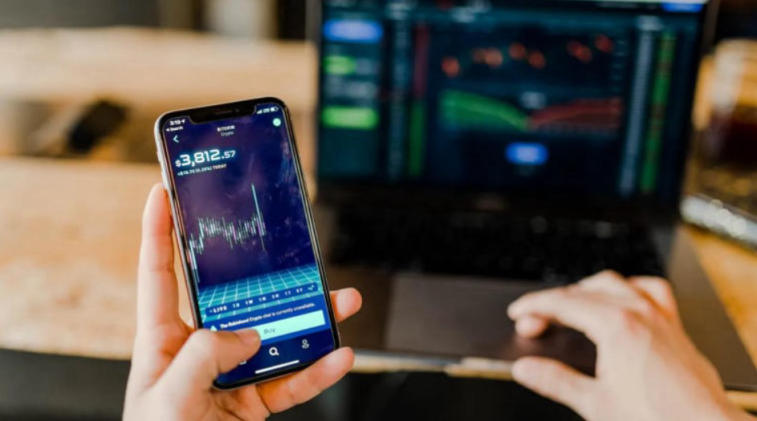 12 Best Cryptocurrency Apps in 2023: for Traiding, Exchanges, NFT-games. Photo 1