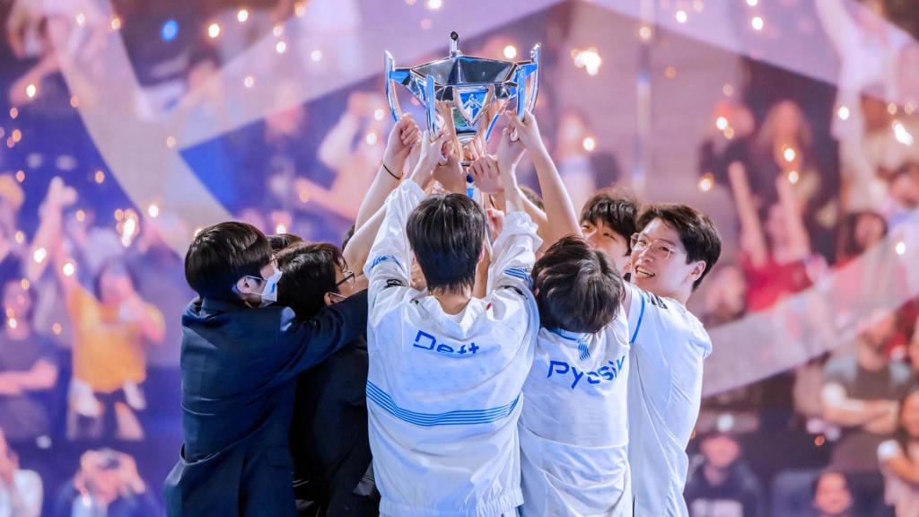 League of Legends Worlds 2021: Edward Gaming win title