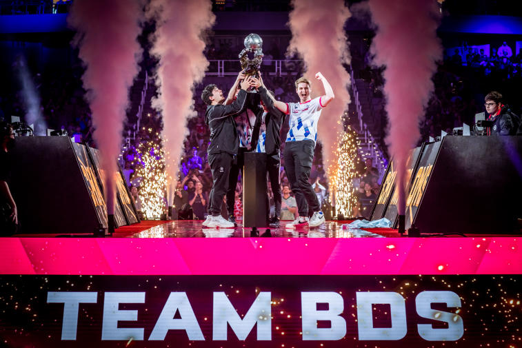 Team BDS is the winner of the Rocket League Championship Series 2021-22 - World Championship. Photo 1