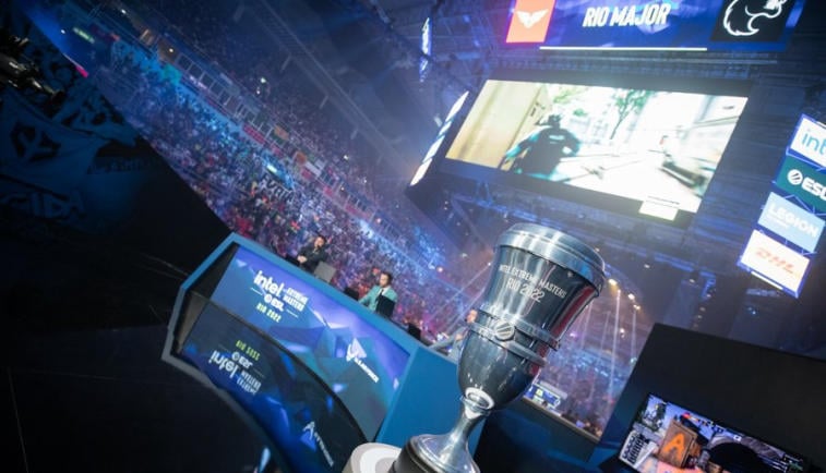 Outsiders or Heroic: who will go down in history and lift the cup of IEM Rio Major 2022?. Photo 1